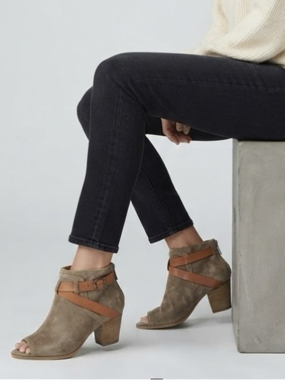 Lucky Brand Distressed Leather Haryson Booties Size 7.5